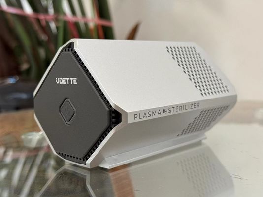 自動車用プラズマ空気浄化器 13時間 作業時間 3W 健康な運転のための清潔な空気