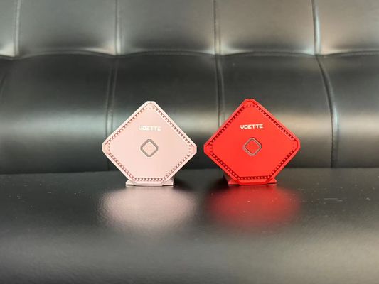 黒色 パーソナライズ可能な車用空気浄化器 0.29 Kgs 純重量 5V 電圧 3 W 電力 3-10 M2 適用面積