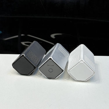 プラズマ技術とUSB電源を搭載したコンパクトカー空気浄化器 煙を除去 - CE FCC RoHS認証